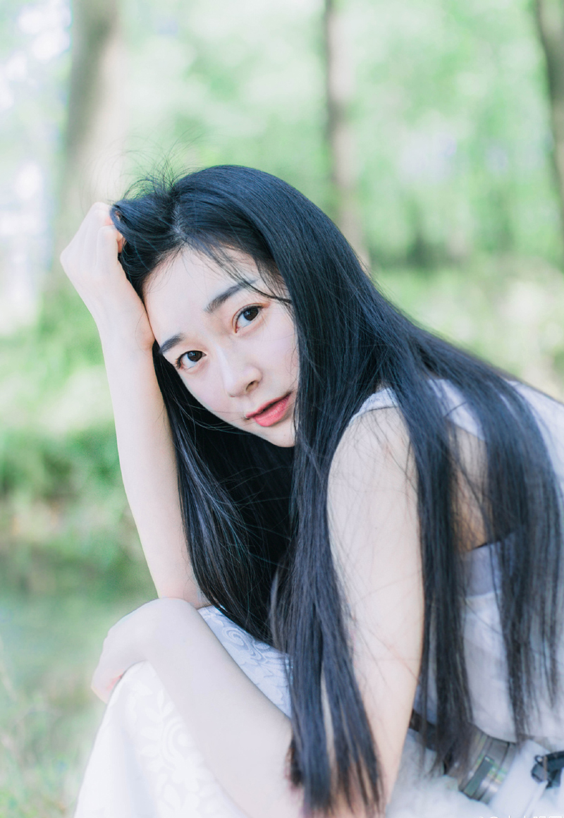 生命短促，没有时间可以再浪费了，一切随心自由才是应该努力去追求的，别人如何想我，便是那么的无足轻重了。